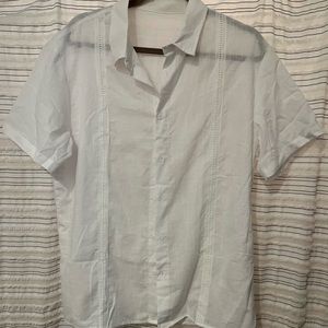 Short-Sleeve Linen Button-down